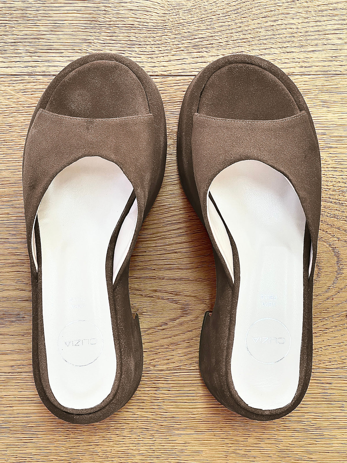 JACKIE CAMOSCIO TAUPE