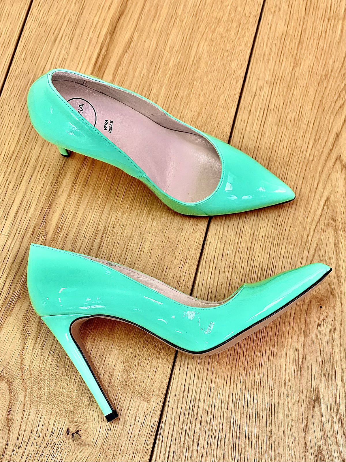 NOE VERNICE MENTA