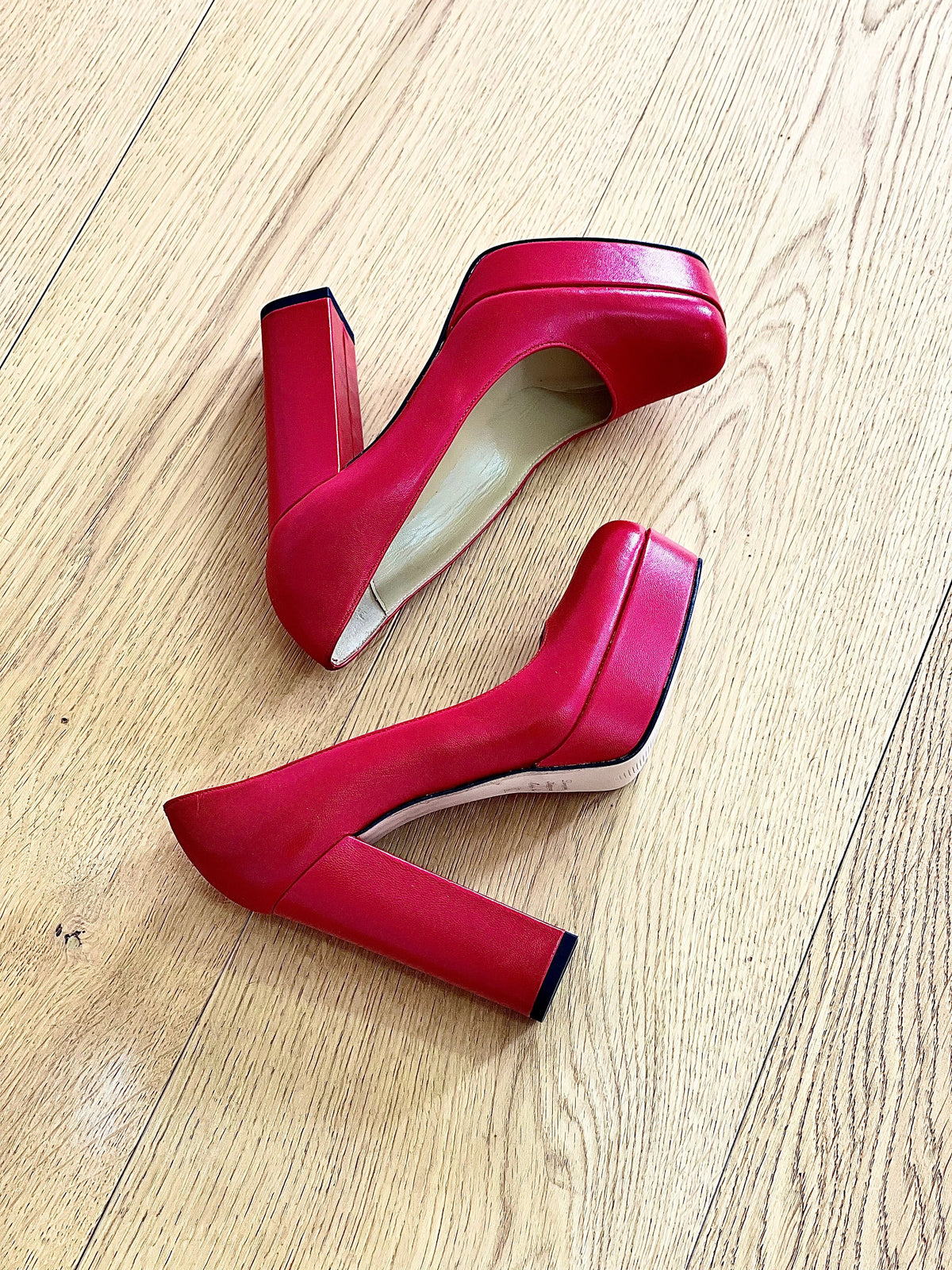 KATA PELLE ROSSO