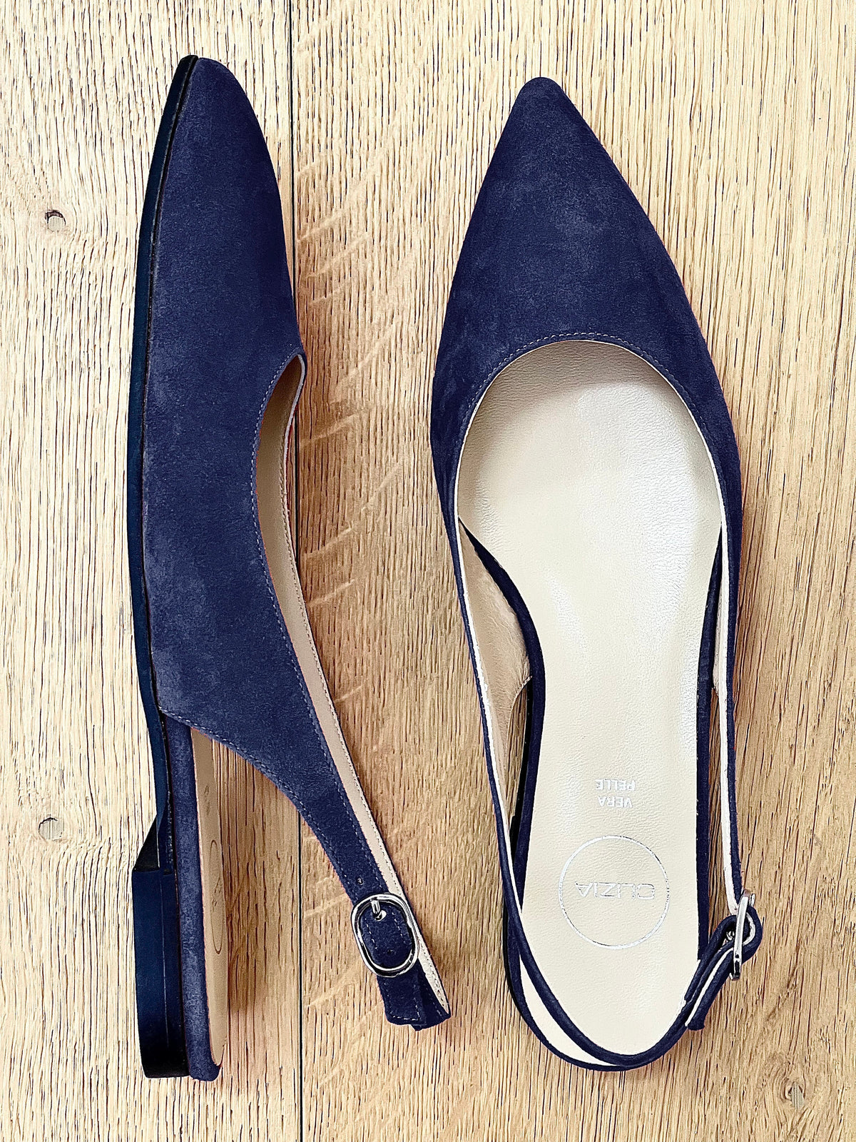 DELIA CAMOSCIO BLU