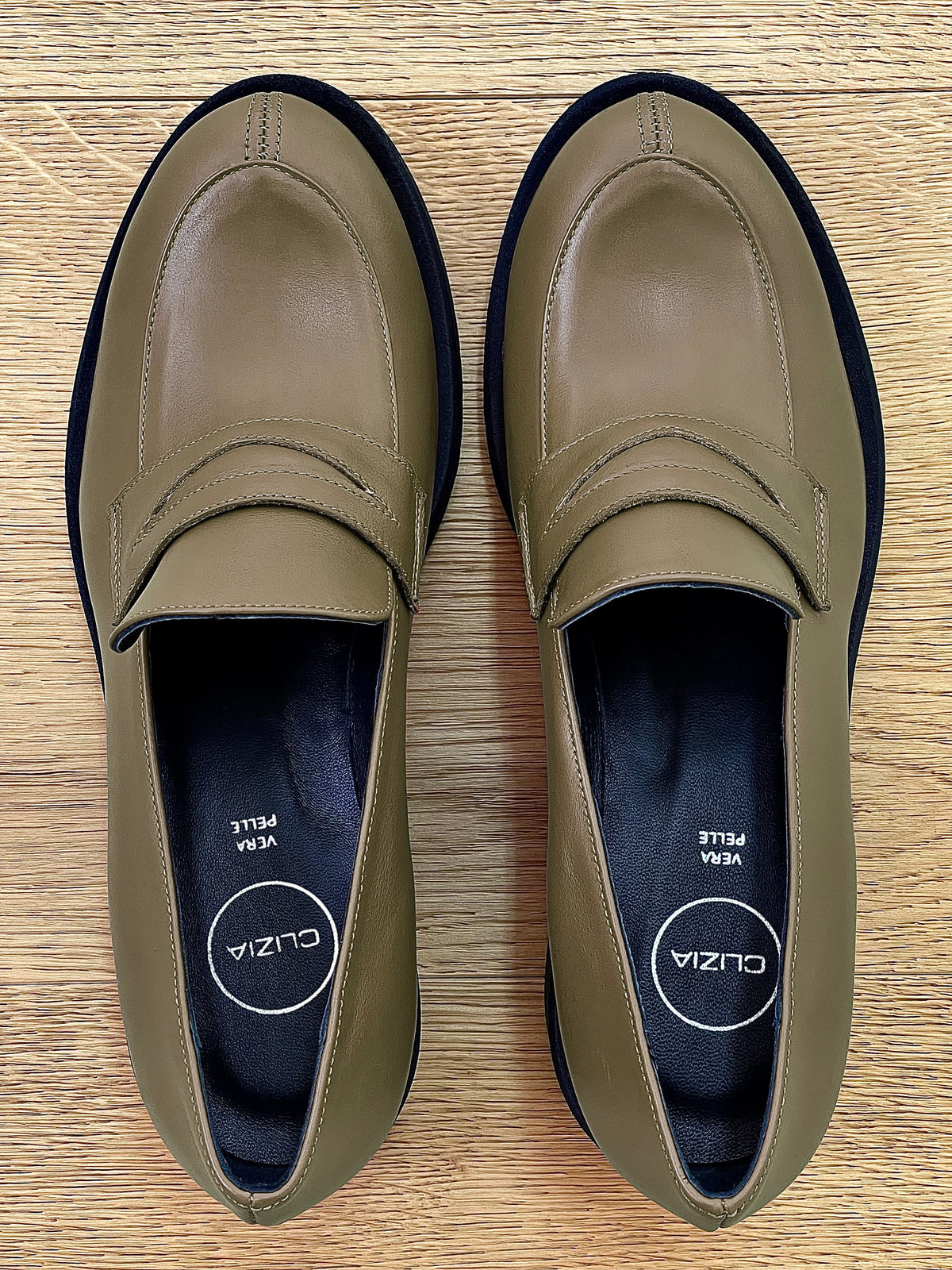 NELLY PELLE KAKI