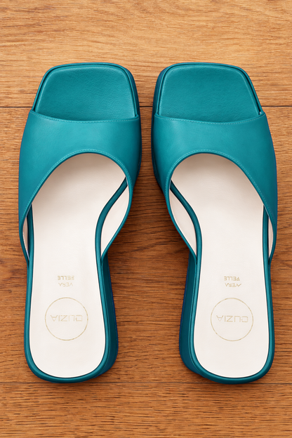 YUNA PELLE AZZURRO