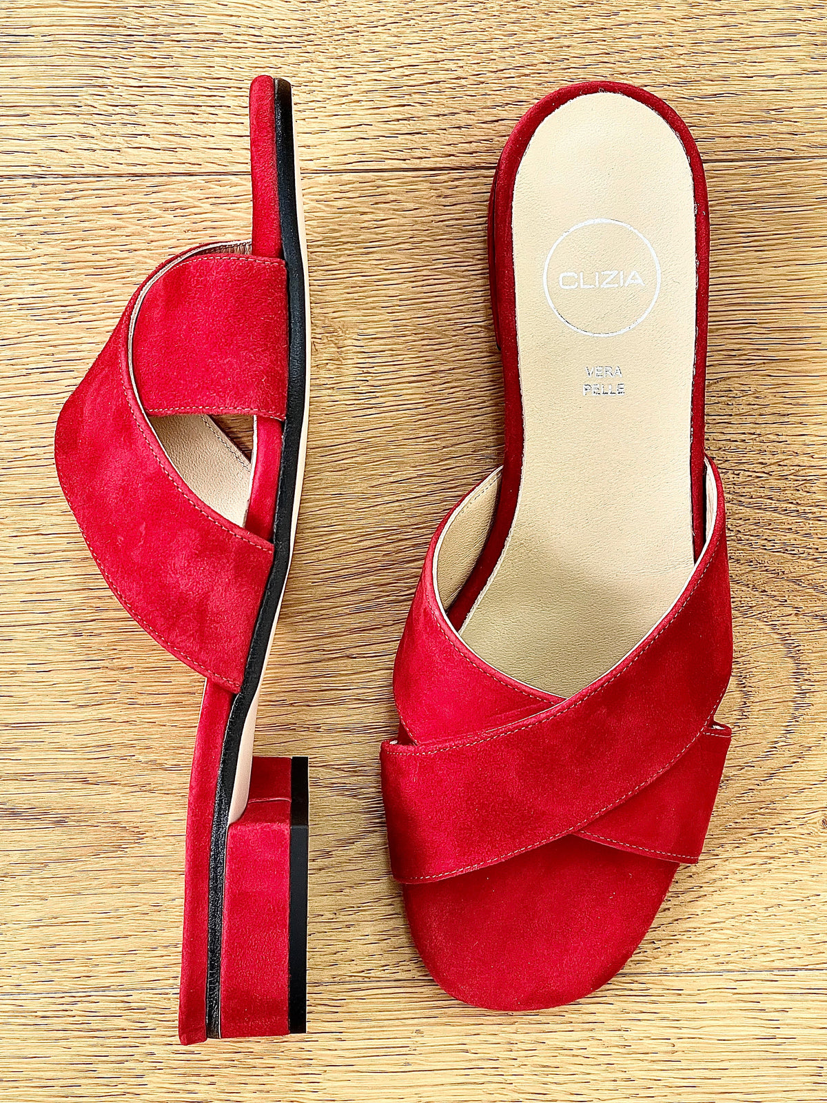 URIEL CAMOSCIO ROSSO