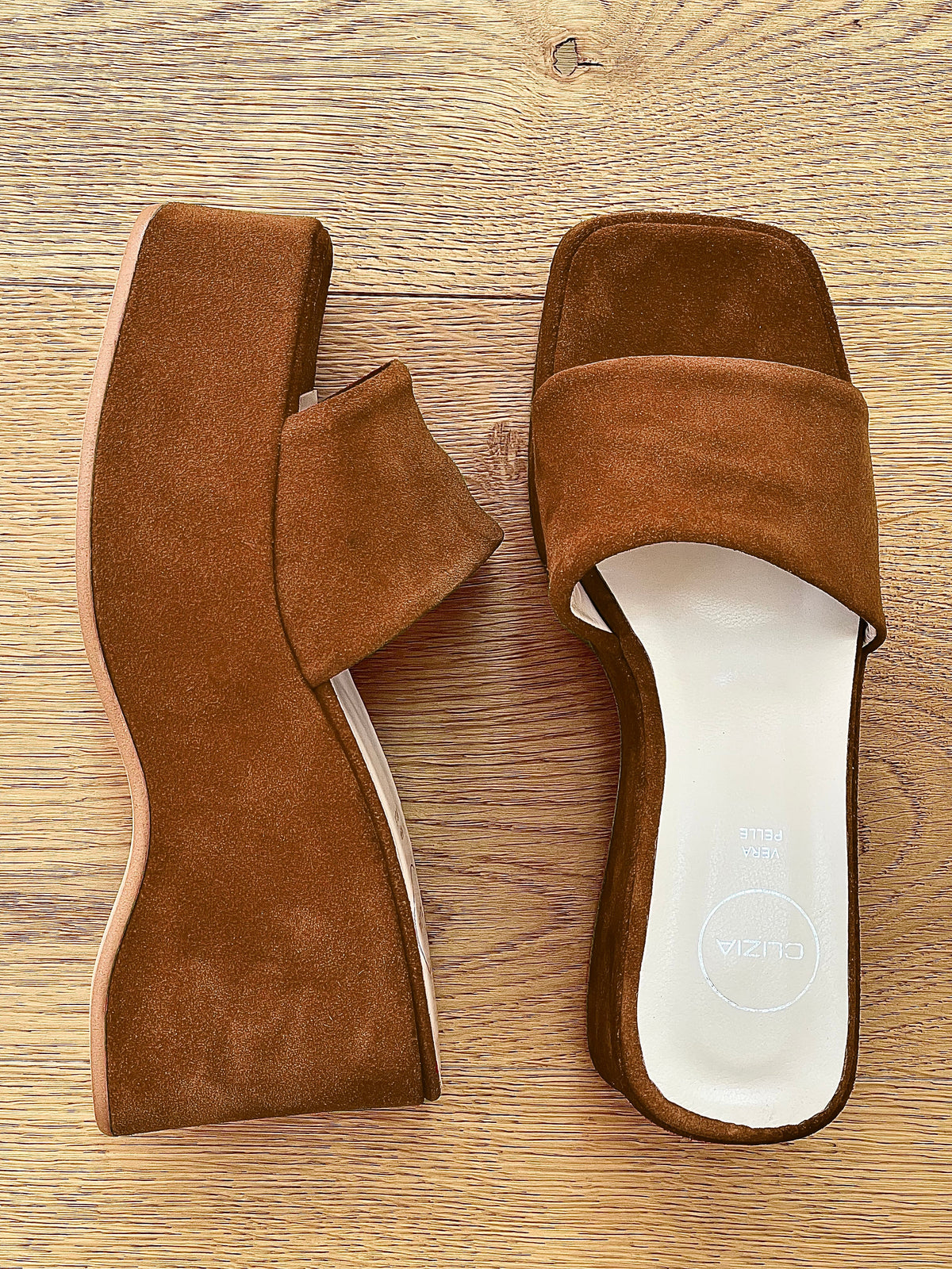 CONNIE CAMOSCIO COGNAC