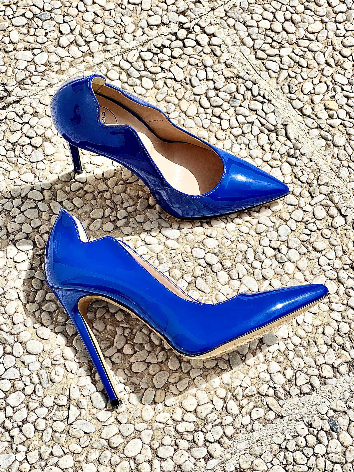 LOLA LUX BLUETTE