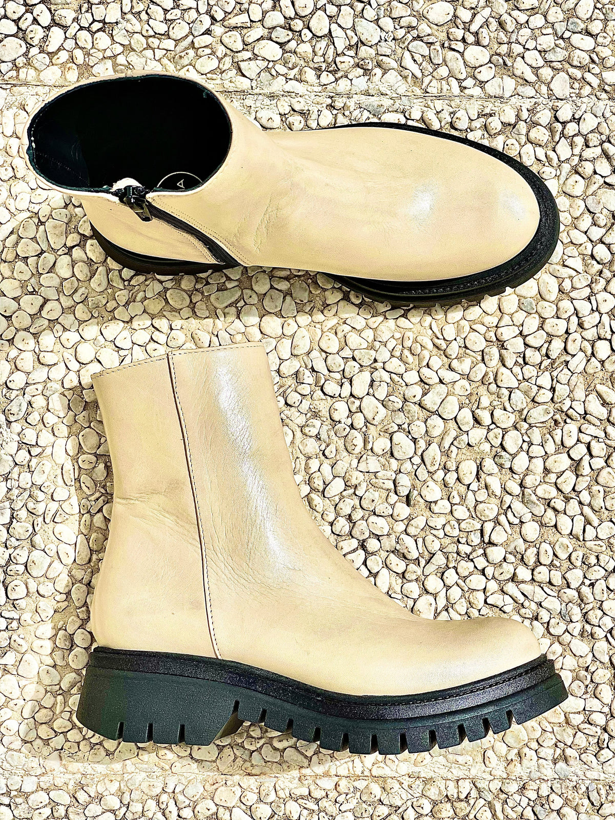 MAX BEIGE