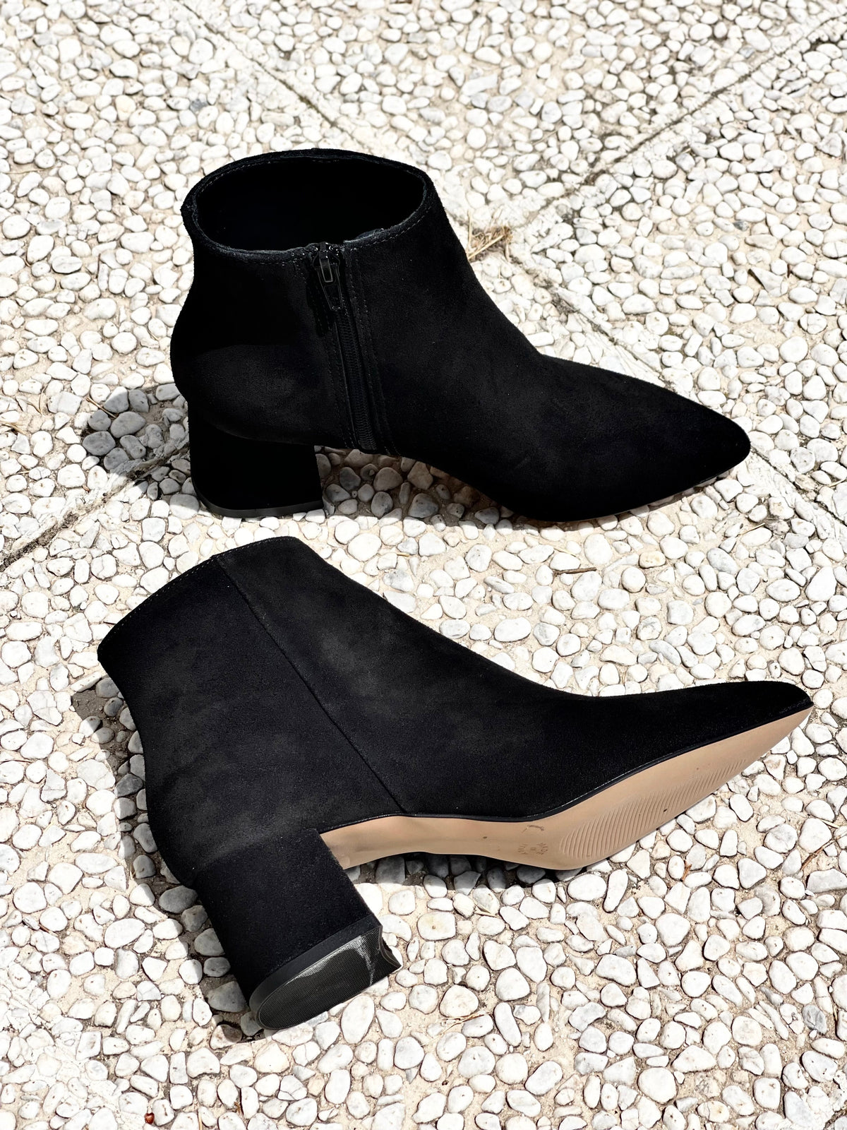 RIO SCAMOSCIATO NERO