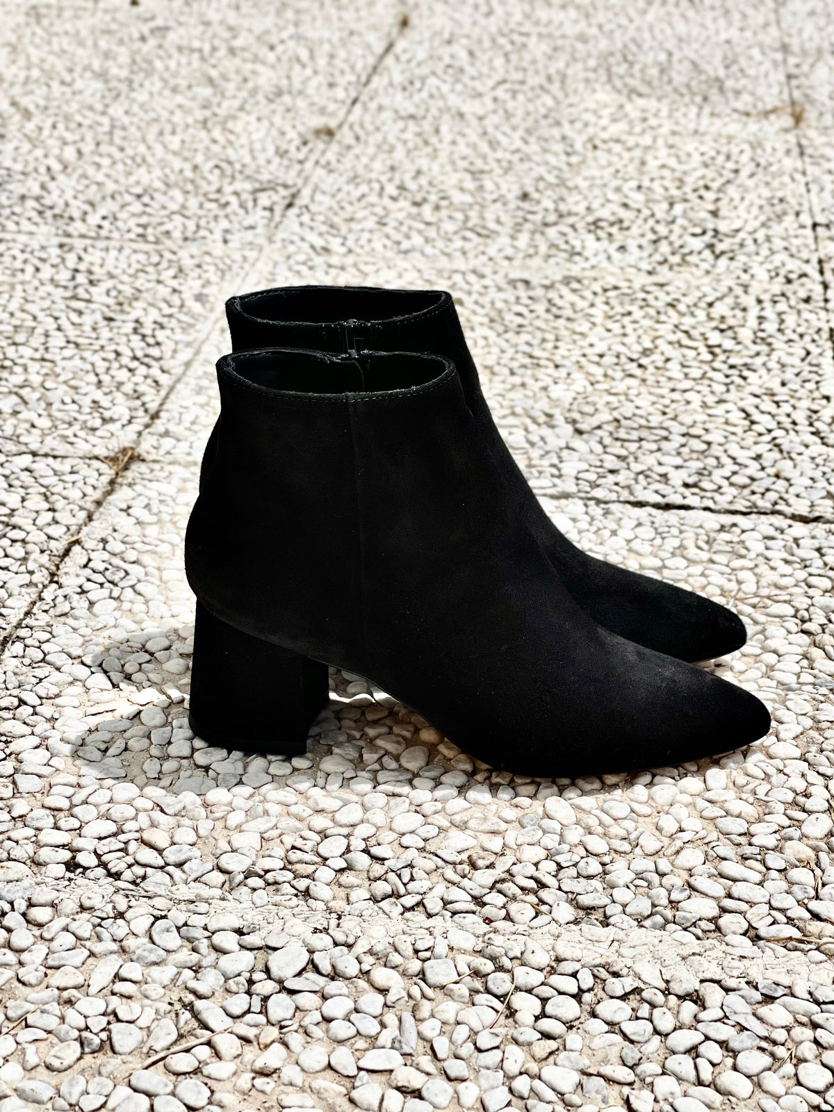 RIO SCAMOSCIATO NERO
