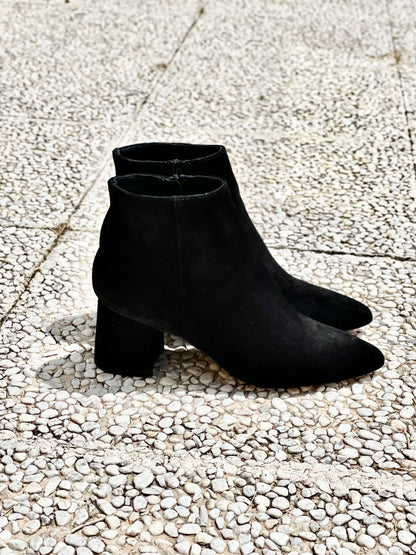 RIO SCAMOSCIATO NERO
