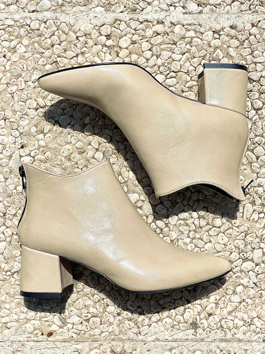 FUNNY BEIGE